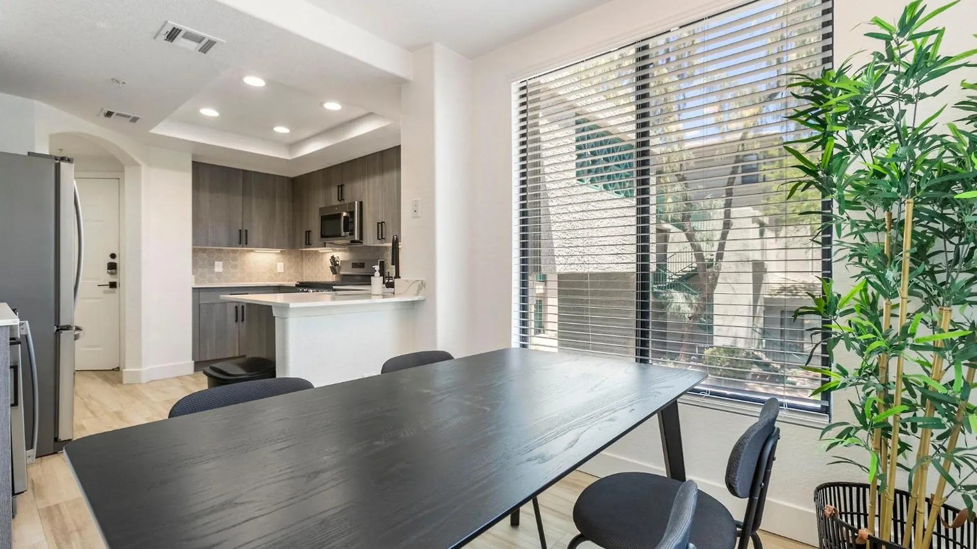 2Br Cozysuites At Kierland Commons With Pool #06 Скоттсдейл Апартаменты